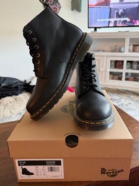 Dr. Martens 101 UB Black Leather Ankle Boots
